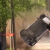 フランスで起きたシトロエンのラリーカーの事故（動画キャプチャ）