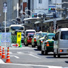 京都・四条通の四条烏丸交差点と河原町交差点の間。信号の色に注目