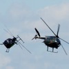 規模を大幅に縮小したが、ヘリコプターの機動性を披露する飛行展示も行われた。退役が迫る自衛隊の「OH-6」が注目の的だった。