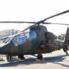 自衛隊の観測ヘリコプター「OH-1」は操縦席を公開。