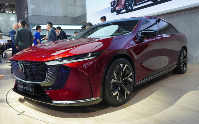 マツダ、電動セダン『EZ-6』世界初公開、24年発売へ　SUVコンセプトも…北京モーターショー2024 画像