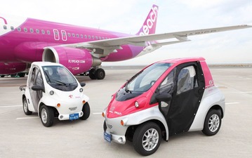 ピーチ、関西空港内の作業に超小型EV「コムス」デモ試験運用 画像