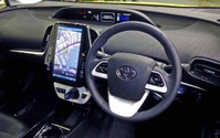 【トヨタ プリウスPHV 新型】トヨタ初の11.6インチナビ、操作感をチェックした 画像
