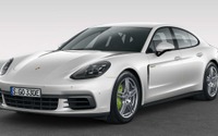 【パリモーターショー16】ポルシェ パナメーラ PHV 新型、燃費は40km/リットル 画像