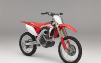 ホンダ、MXレーサー CRF450R をフルモデルチェンジ…エンデューロ仕様も発売 画像
