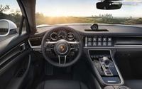 【パリモーターショー16】ポルシェ パナメーラ PHV新型、メーター周りは専用設計 画像