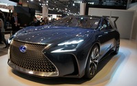 【東京モーターショー15】レクサス、LF-FCをお披露目…機器配置を示すモデルも展示 画像