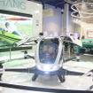 中国の自律飛行ドローンがCESに展示―人を乗せて500m上昇可能