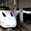 回送列車の脱線事故が発生した九州新幹線は引き続き全線で運休する。