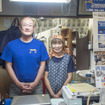 「天塩弥生駅」を支える富岡さんご夫妻。右の奥様は名寄市の出身で、食堂を手作り料理で切り盛りしている。