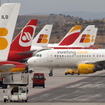 マドリード空港。イベリア航空機は塗装を変更中。　(c) Getty Images