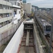 西谷駅付近で姿を現した西谷トンネルの坑口。2019年度下期に開業する予定だ。