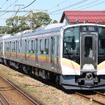 新潟地区に導入された新型電車のE129系。最終的には老朽化した115系を全て置き換える予定だ。