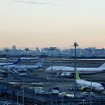 出発前日の羽田空港VIPスポット。日本の政府専用機と、ロシアの政府専用機が並ぶ。