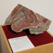 鉱物採集・研究を好み、さまざまな作品に鉱物の描写がみられることから、岩手の岩石の展示が行われていた。