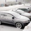 積雪時にワイパーを立てる例　(c) Getty Images