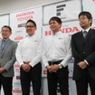 左からSFのシリーズ主宰団体JRPの倉下社長、ピエール北川アナウンサー、本山哲選手、BSフジの大森氏。