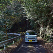 宮崎奥地のダム湖岸道路を行く。