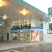 ジャパンエナジーJOMOのガソリンスタンドは髪を切れるし、服も洗える!