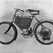 1898年に誕生したプジョー最初のモーターサイクル。第1回のパリモーターショーで発表。ここからモーターサイクルブランド「プジョー」がはじまる。