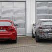 BMW X6 新型プロトタイプ（右）と現行型X6M