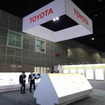 第28回ITS世界会議に出展したトヨタ自動車。パネルを使い現在の取り組みを紹介した