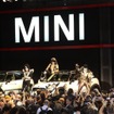 MINI カントリーマン（日本名：クロスオーバー）とロックバンド、キッス（KISS）のコラボレーション（ニューヨークモーターショー11）