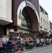［写真蔵］日本初、横浜元町でF1マシンが公道走行
