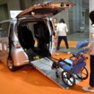 ホンダ・フリード車いす仕様車電動タイプ（国際福祉機器展2011）