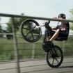 ジュリアン・デュポン氏によるアウディe-bike Wortherseeのスタント走行映像（動画キャプチャー）