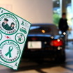 グリーンリボンドライバーをPRするステッカー