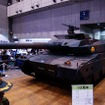 今年の目玉は防衛省ブースに持ち込まれた本物の戦車。