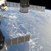 ISSとドッキングしているソユーズ宇宙船(31S)とプログレス。2012年7月に撮影された。