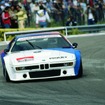 BMW M1のワンメイクレース「プロカー・レース」で走行するM1