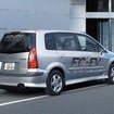 国内初、公道を走る燃料電池自動車---『プレマシーFC-EV』