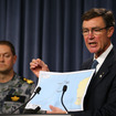 MH370便のブラックボックスらしき音波を確認したという発表をするオーストラリア空軍関係者（4月7日）