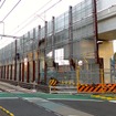 2013年11月に下り線が高架化された西武池袋線の石神井公園～大泉学園間。本年度は引き続き上り線の高架化工事を進める。
