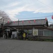 金子駅の現駅舎。1931年に建築された。