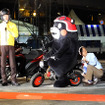 本田技研工業の池史彦会長は『CB400SF』で登場。くまモンも応援に駆けつけた