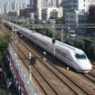 NSKは高速車両をはじめとする中国の鉄道車両向けに軸受を供給している。写真は中国の高速車両・CRH2形（CRH2A）。JR東日本のE2系がベースになっている。