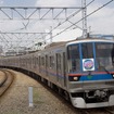 11月15日に都営三田線で運行される『都営フェスタ号』のイメージ。ヘッドマークを掲出する。