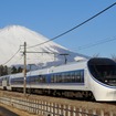 小田急線～JR御殿場線の直通特急『あさぎり』で運用されていた371系。富士急行が同車を購入し、2015年度中にも富士急行線で営業運転を開始する。