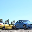 BMW M4（左）、BMW M3（右）