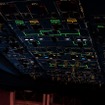 【A350 XWB／デモフライト】　イルミネーション点灯時。正常時には特にランプが点灯しない「ダークパネルコンセプト」が採用される。