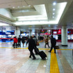 空港第2ビル駅は第3ターミナルの使用開始にあわせ、京成の案内表示が「成田第2・第3ターミナル」に変更される。駅名自体は変更しない。