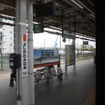 武蔵野線の吉川美南駅で約30分停車。ここで折り返して海浜幕張駅に向かう。
