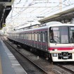 京王の鉄道事業営業利益は102億3000万円。前年同期に比べ5.0％の増益だった。