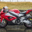 【BMW S1000RR 動画試乗】日常域から十分楽しく乗りこなせる「超」スーパースポーツ…佐川健太郎