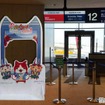大韓航空、成田空港搭乗ゲートに「妖怪ウォッチ」パネルを設置
