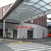 8月1日から使用を開始する東改札口の東向き改札。阪神電車サービスセンターも設けられる。